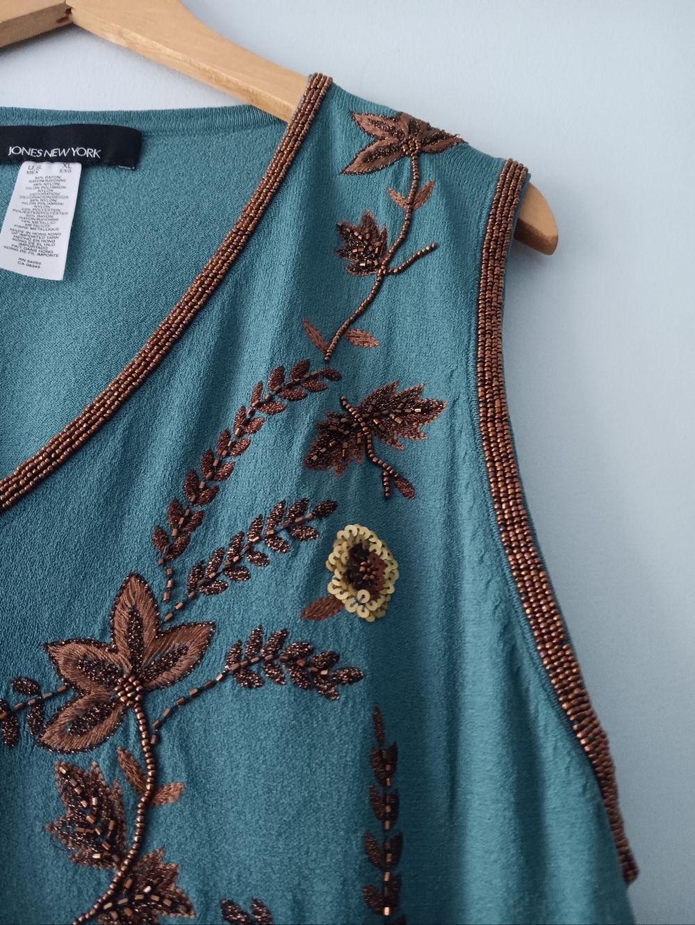 Jones New York Beaded Floral Top XL Blue Embroidered Sleeveless Blouse - Picture 3 of 8